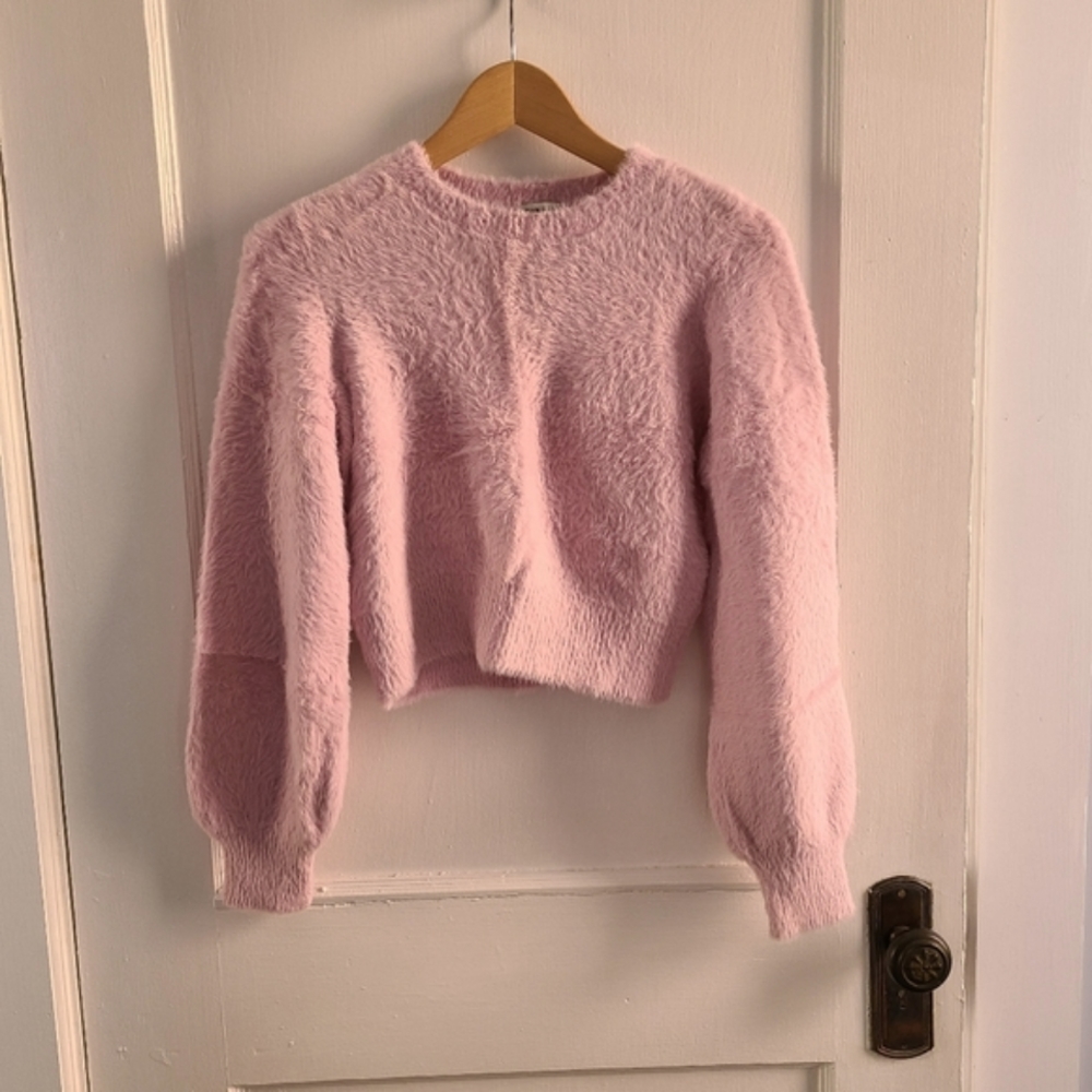 Aritzia Sunday Best • Kitten sweater